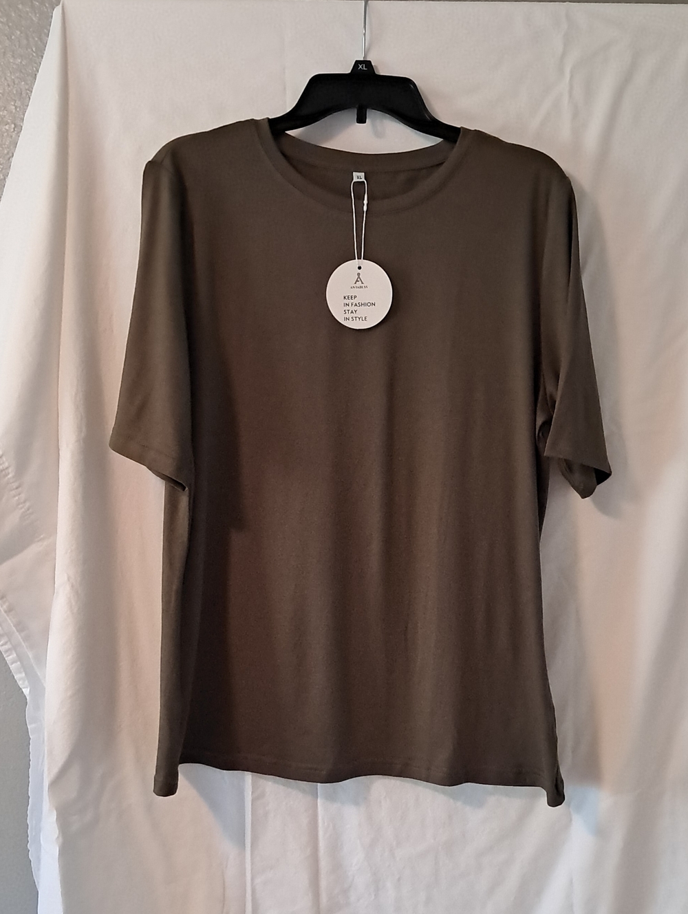 Anrabess Women's T-shirt